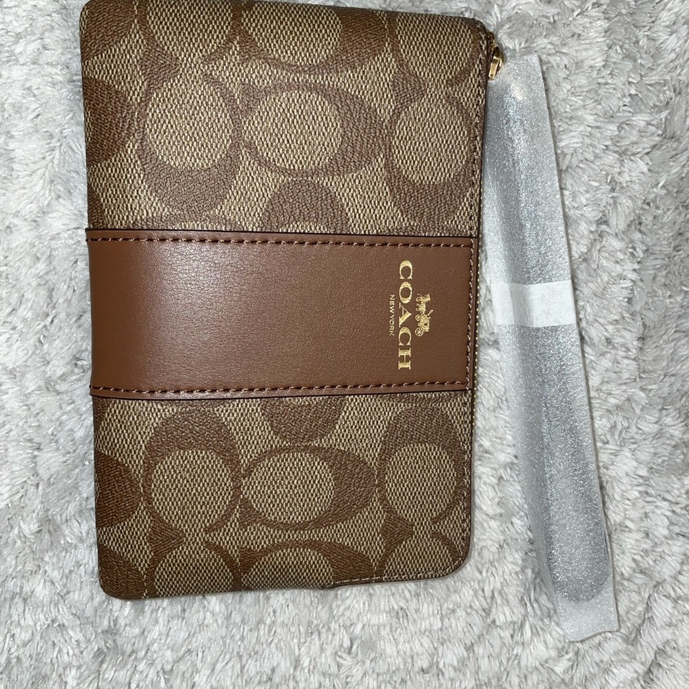 NWT coach corner zip wristlet signature canvas